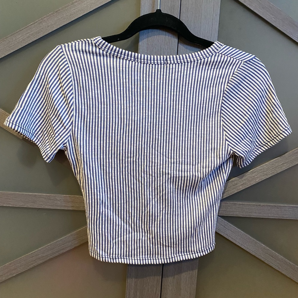 Patterned Crop - Picture 2 of 2